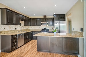 Owensmouth Ave 10-S3009-012.jpg