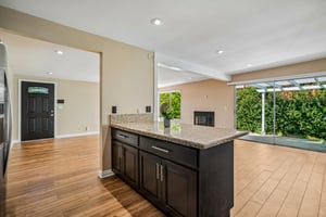 Owensmouth Ave 10-S3009-016.jpg