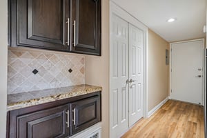 Owensmouth Ave 10-S3009-018.jpg
