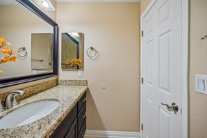 Owensmouth Ave 10-S3009-021.jpg