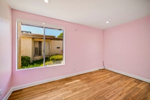 Owensmouth Ave 10-S3009-023.jpg