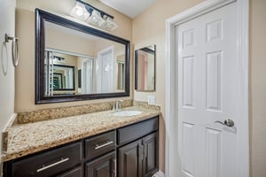 Owensmouth Ave 10-S3009-031.jpg