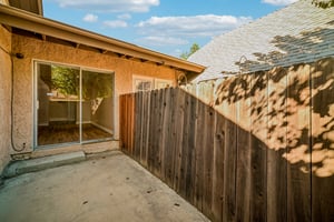 Owensmouth Ave 10-S3009-040.jpg