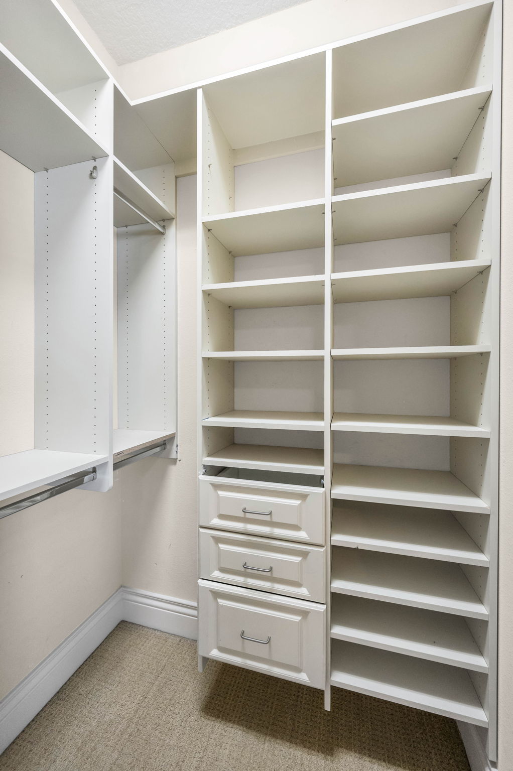 Bedroom4b Closet