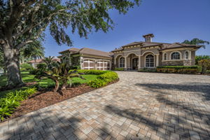 Front Exterior7