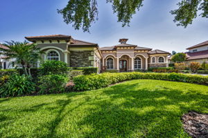 Front Exterior10