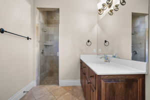 Guest Bathroom2