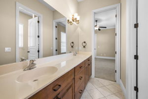 Jack n Jill Bathroom3a
