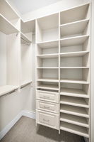 Bedroom10 Closet
