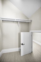 Guest Bedroom12 Closet1a