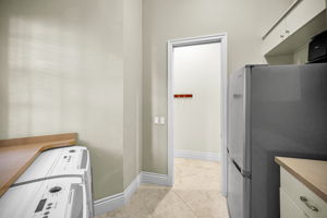 Laundry Room10b