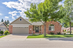 Gorgeous Home in Desirable Alford Lake Subdivsion