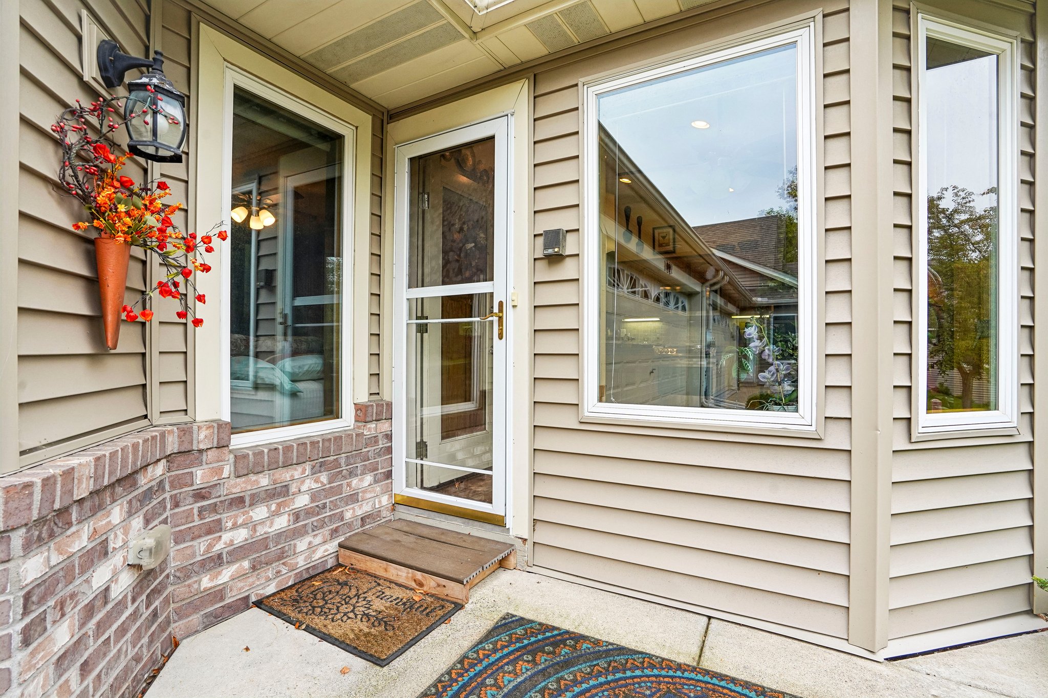 Stratford Ln W-S2909-005.jpg