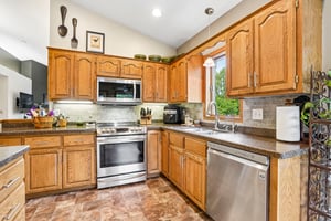 Stratford Ln W-S2909-024.jpg