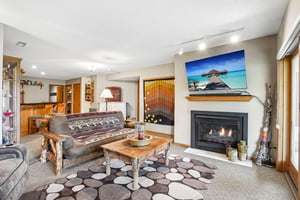 Stratford Ln W-S2909-039.jpg