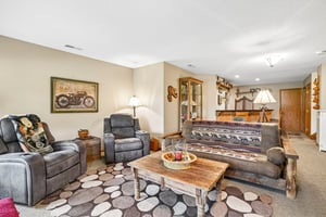 Stratford Ln W-S2909-045.jpg