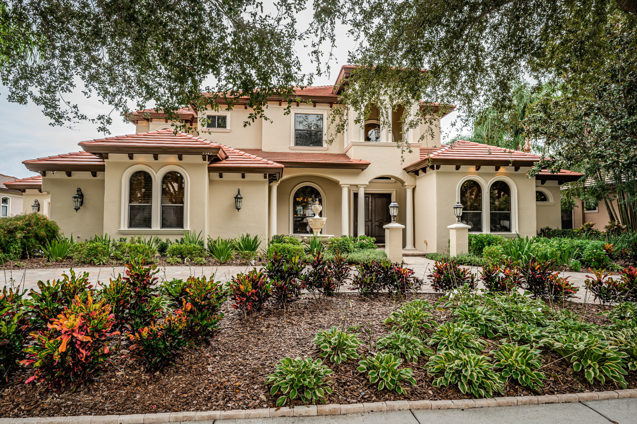 Front Exterior4-2