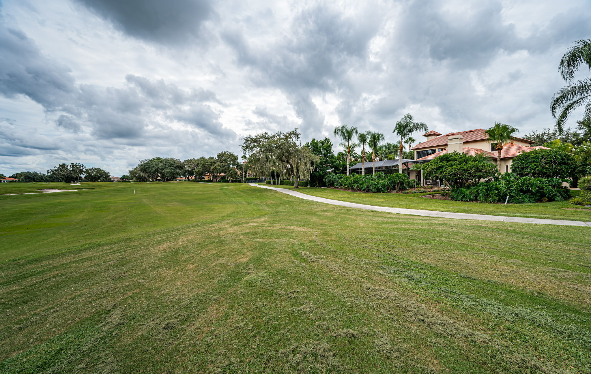 Golf Course6 and Rear Exterior