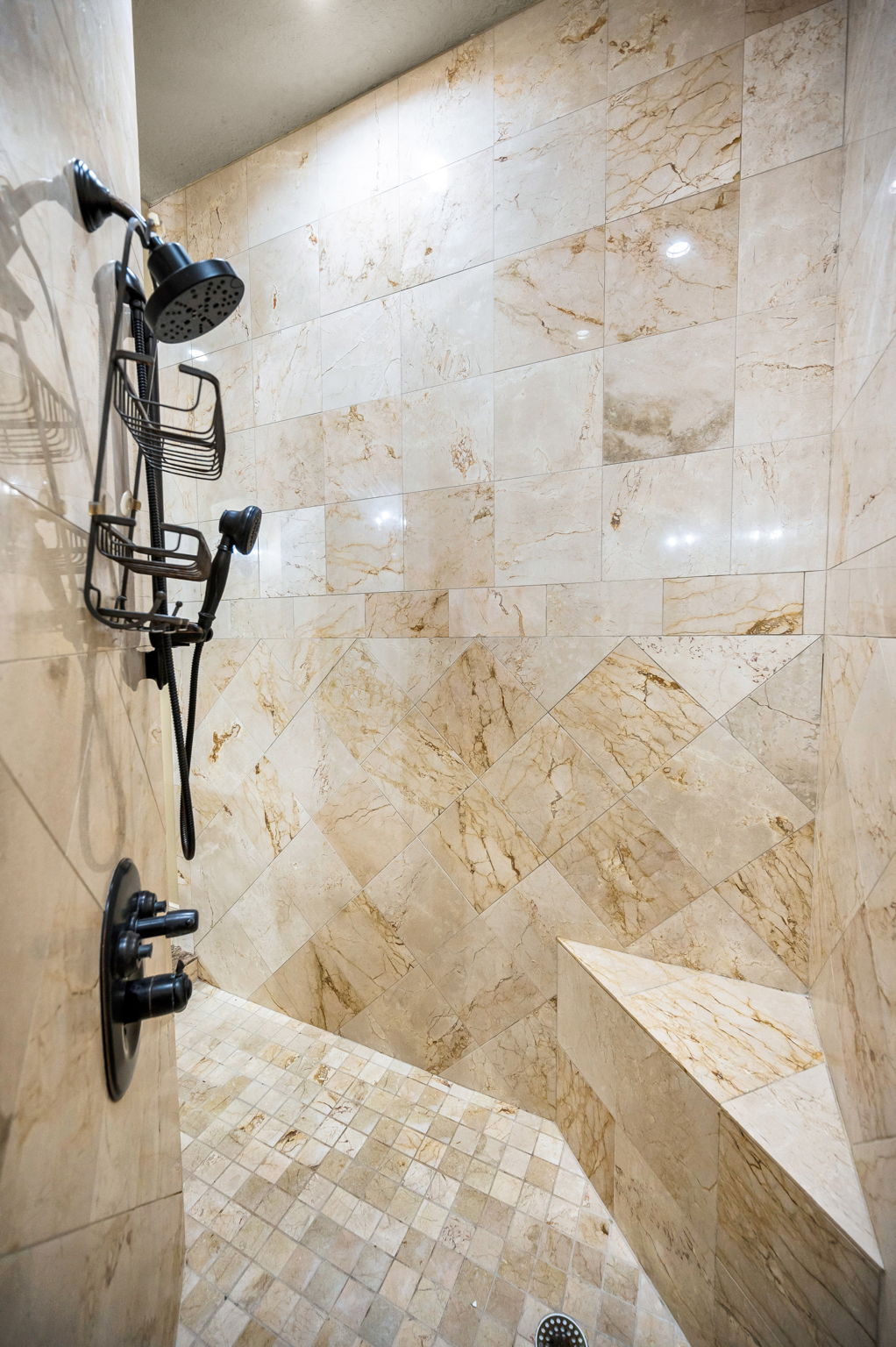 Primary Bathroom1h