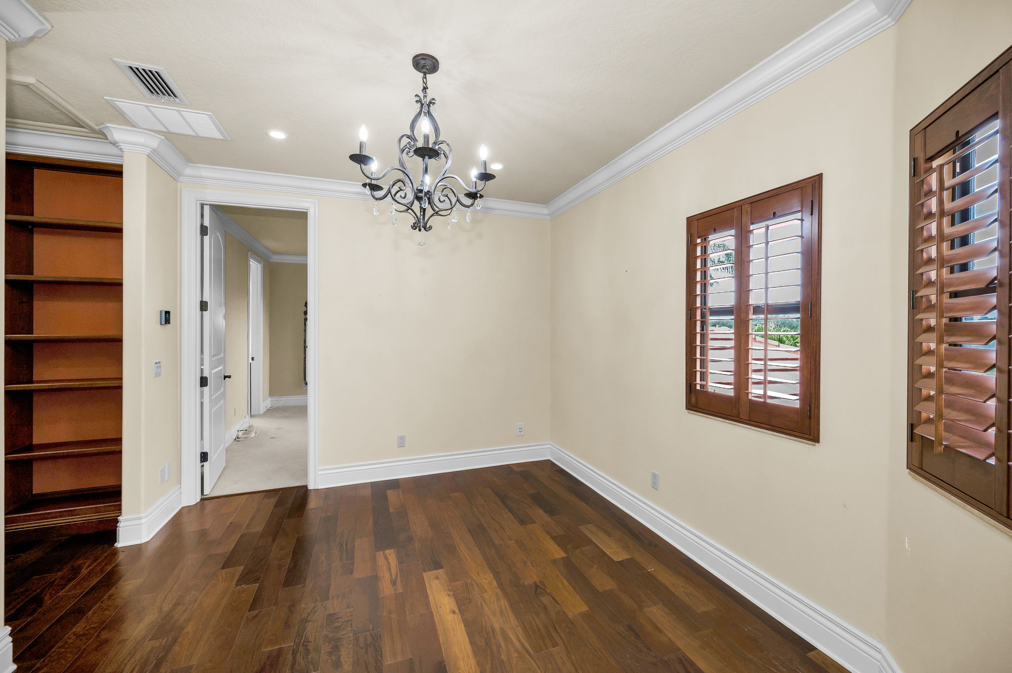 Upper Level Loft1b
