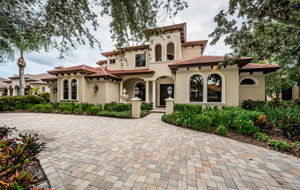 Front Exterior3-2