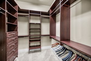 Primary Bedroom Walk-in Closet1