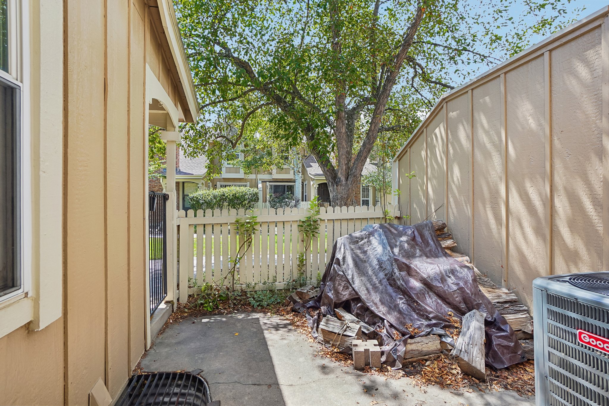 Grove St E-S1608-034.jpg
