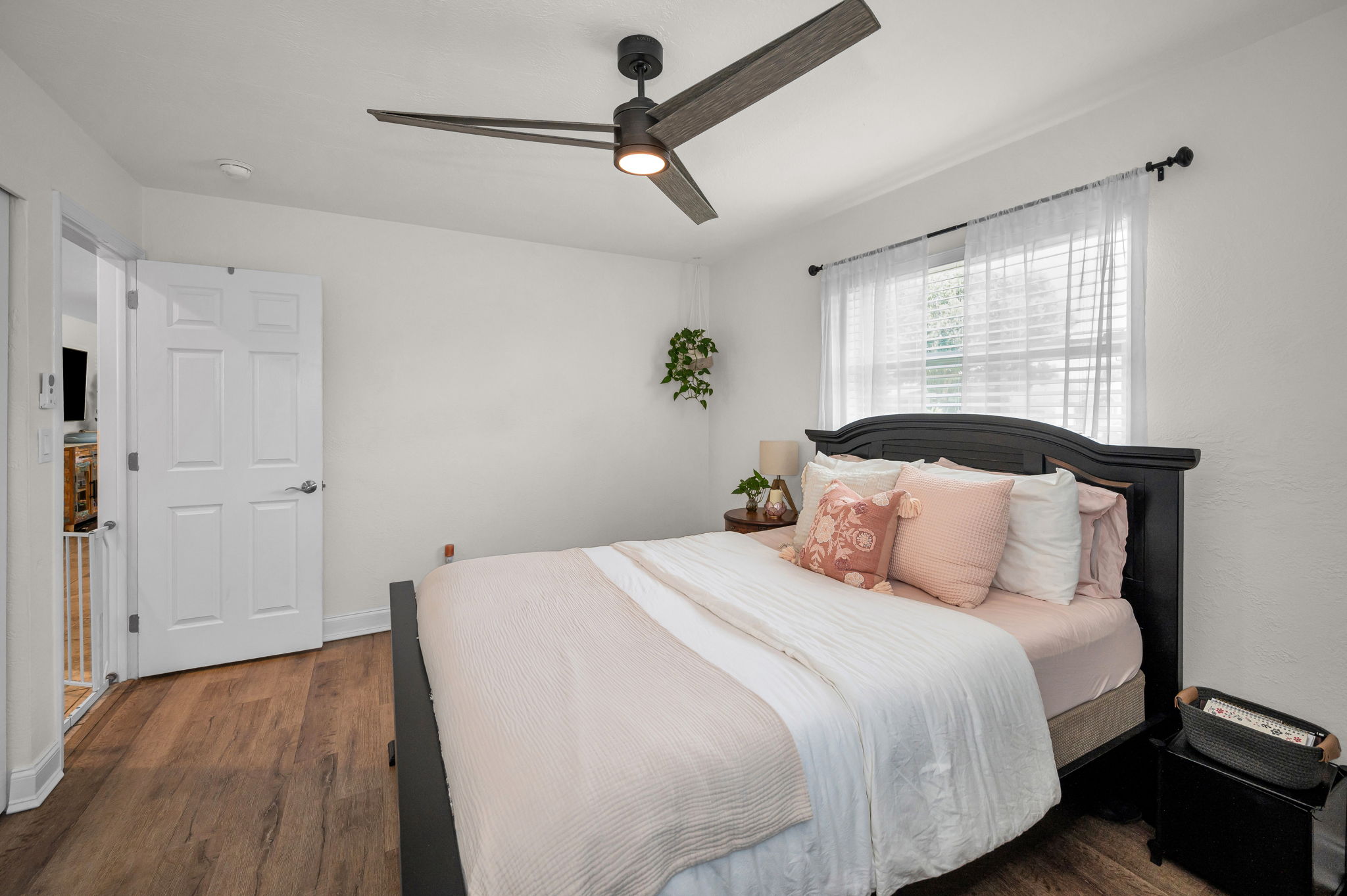 Bedroom1b