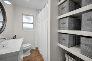 Bathroom1b