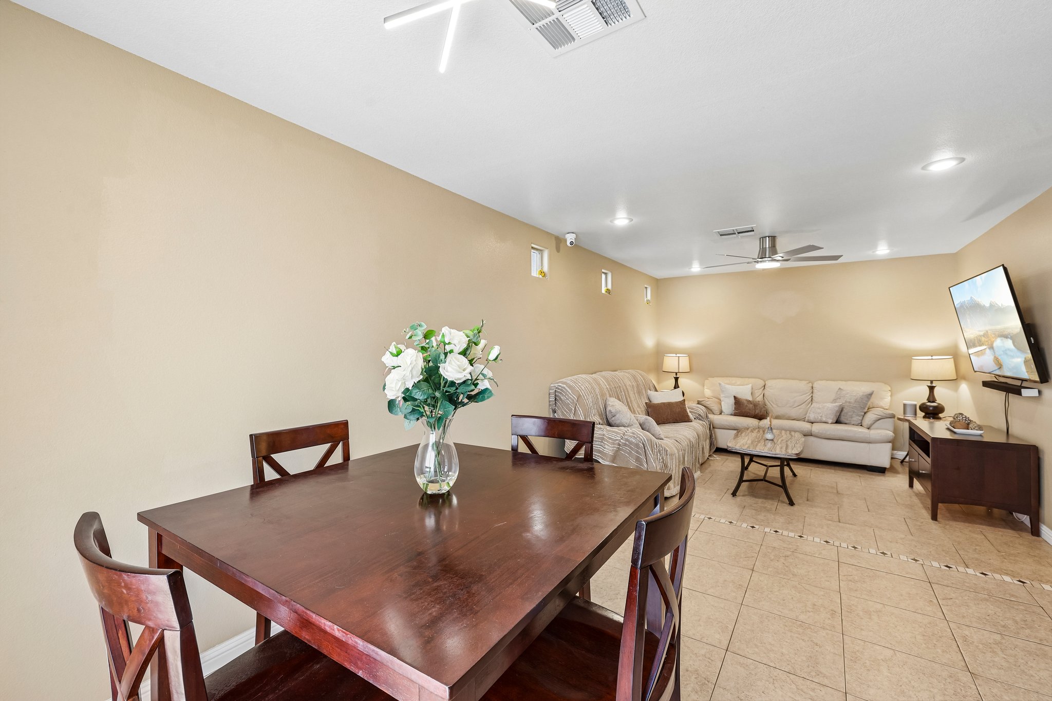 9957 Keephills St Las Vegas-S1205-008.jpg