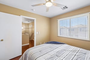9957 Keephills St Las Vegas-S1205-018.jpg