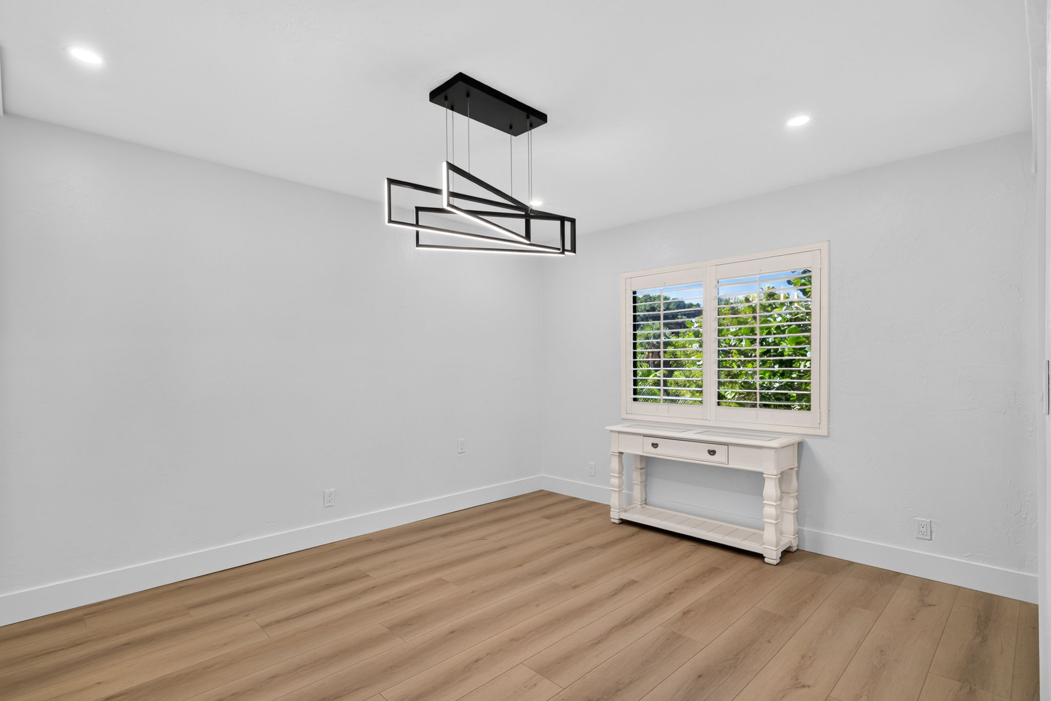 Dining Room 1 of 2