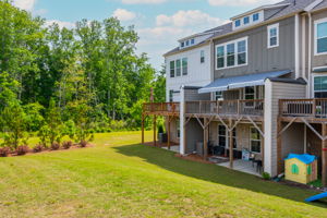 Covered Patio & Lower Level has shades included.