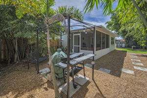Backyard Patio4