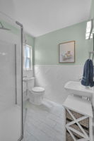 Primary Bathroom1c