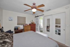 Primary Bedroom1b