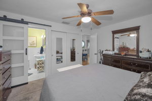 Primary Bedroom1c