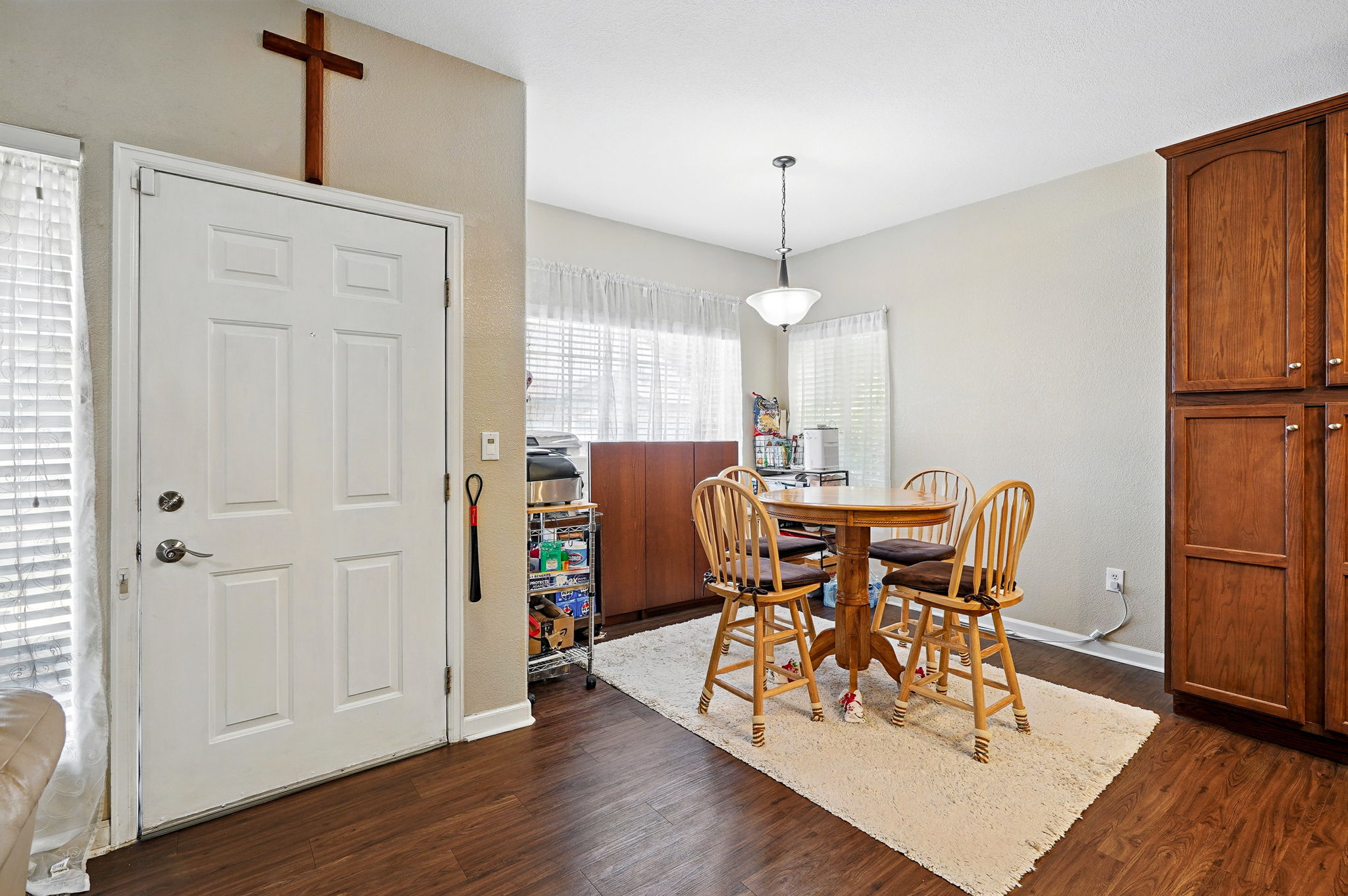  Photo 8