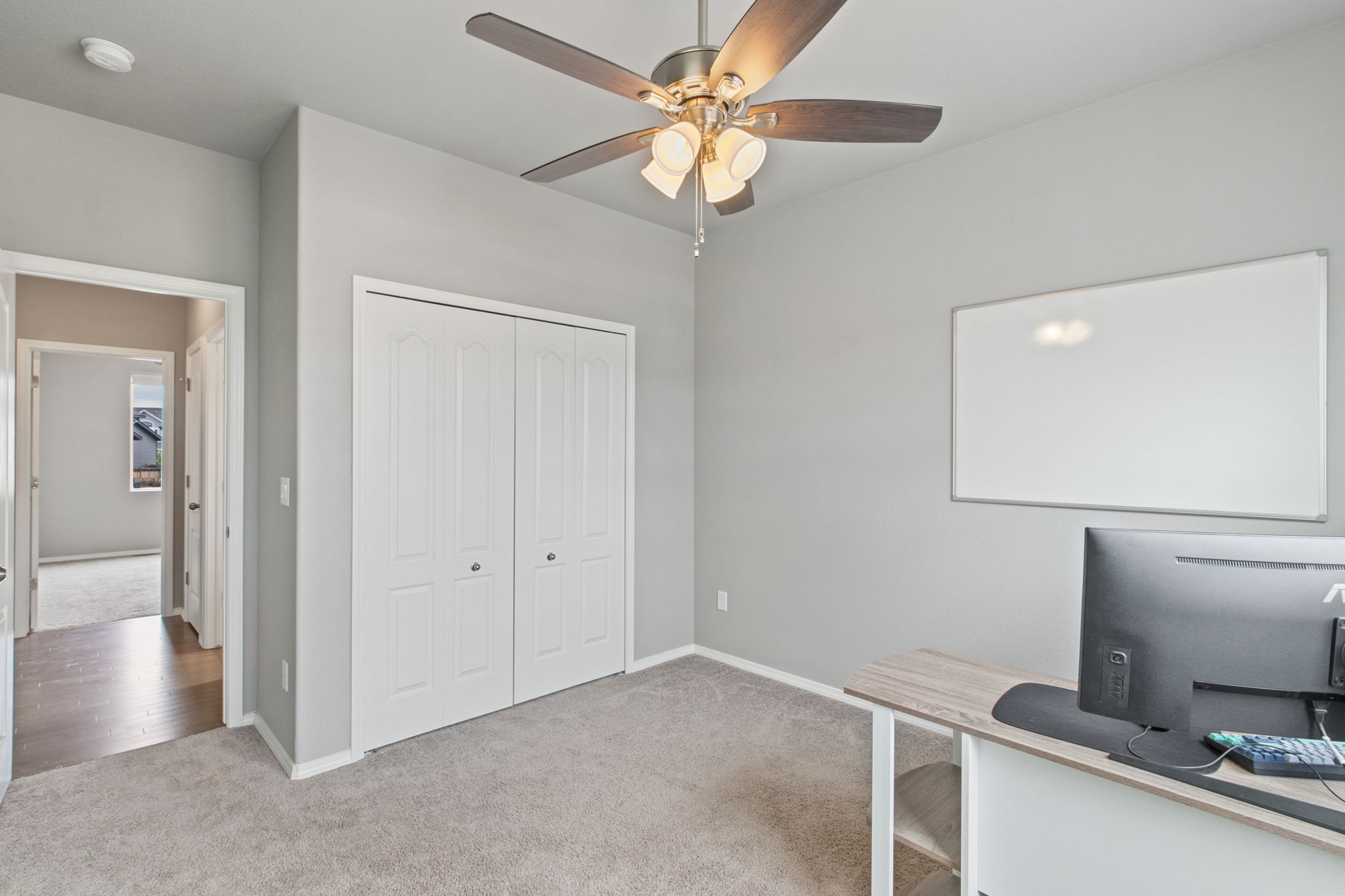 Bedroom/Office