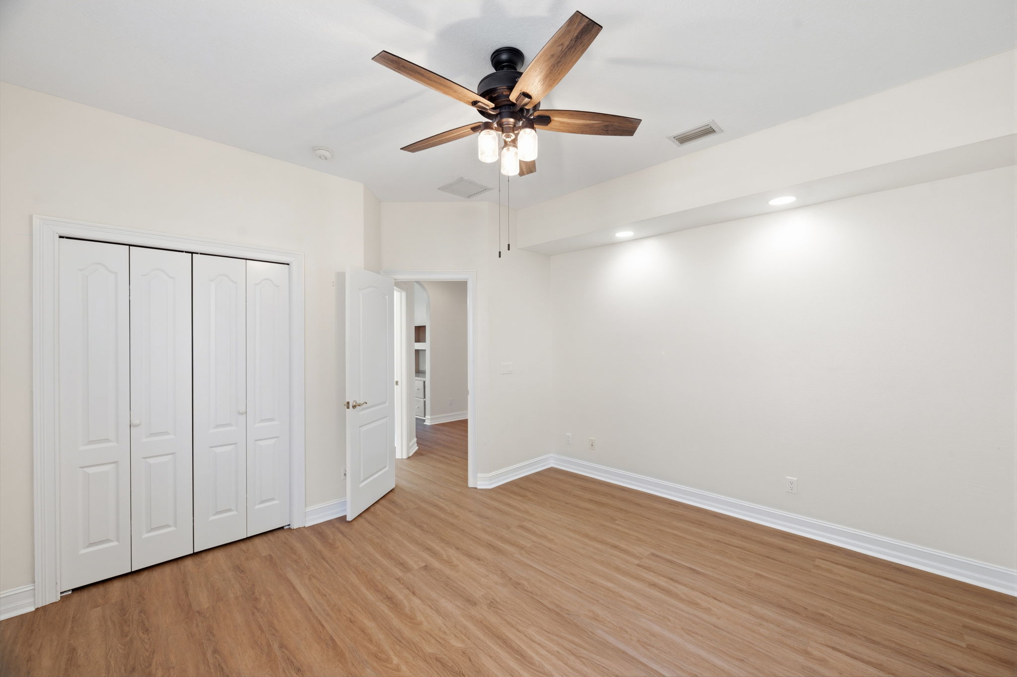 Interiors (28)