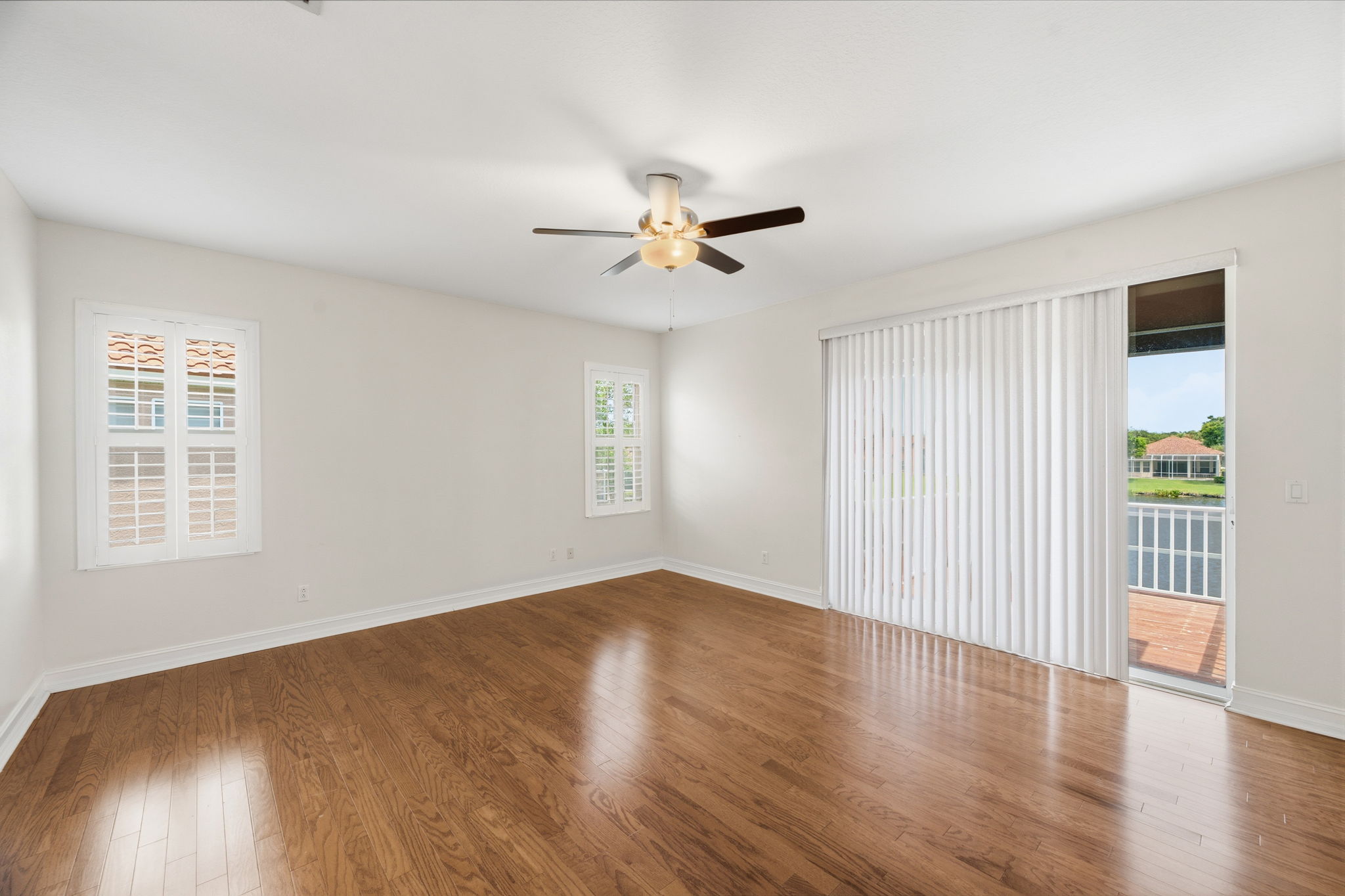 Interiors (38)