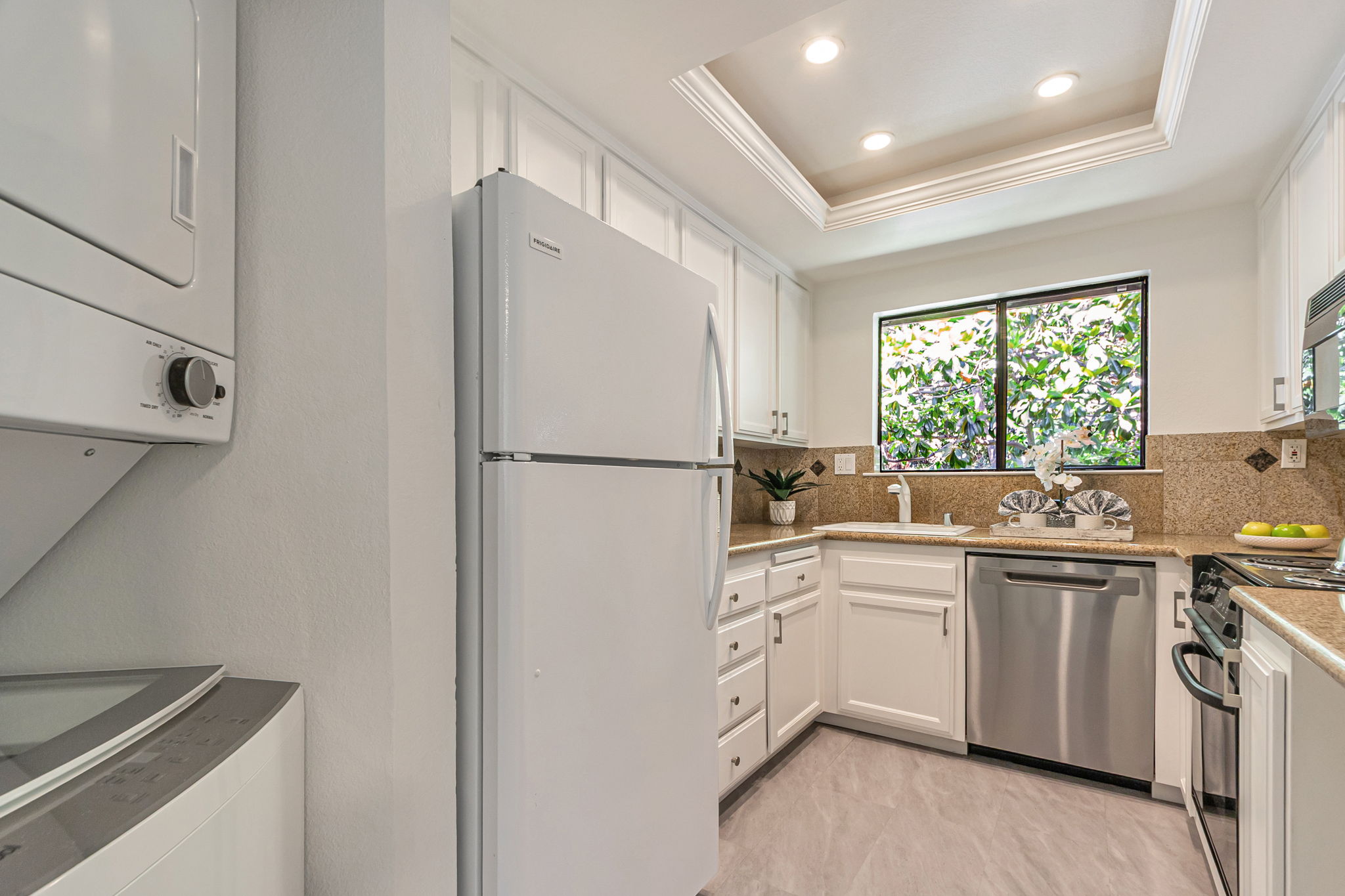 Kitchen all electric appliances