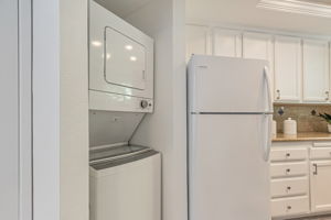 Appliances remain in unit