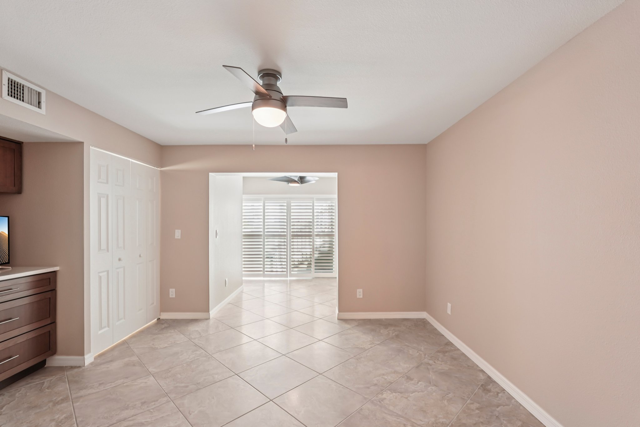 Inlet Cir B103-S2108-025.jpg
