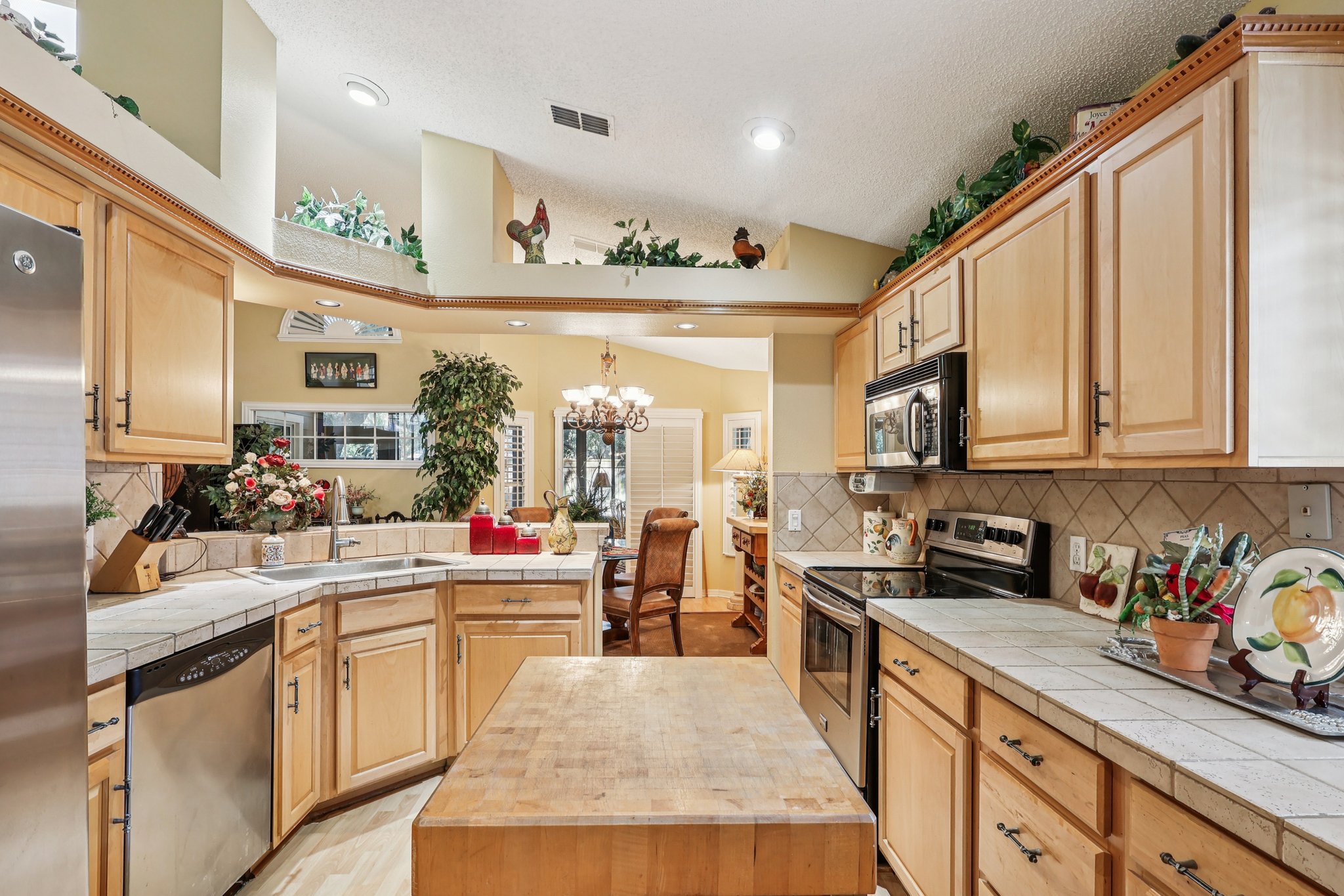 Piedmont Oaks Dr-S0411-018.jpg