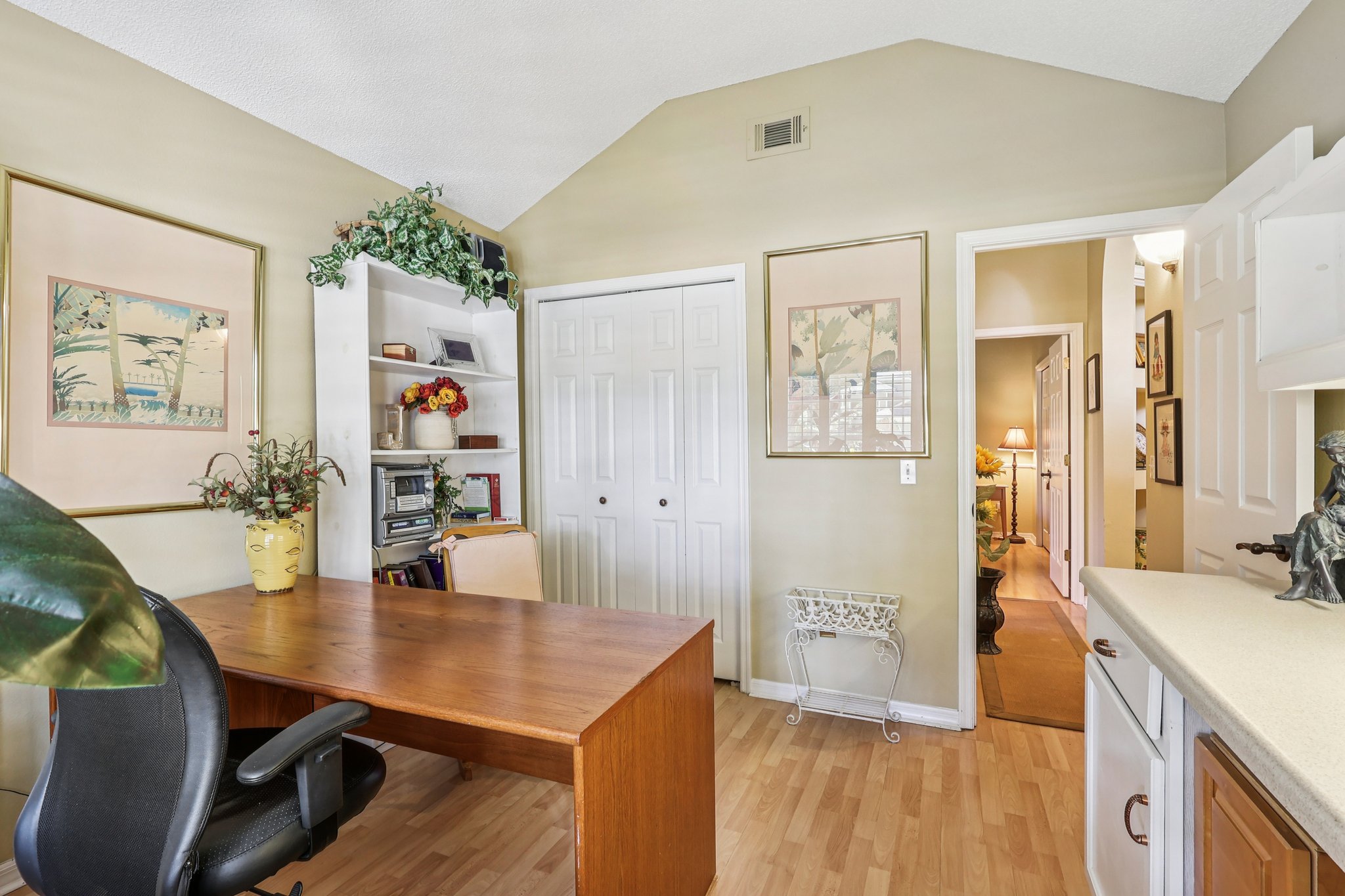 Piedmont Oaks Dr-S0411-021.jpg