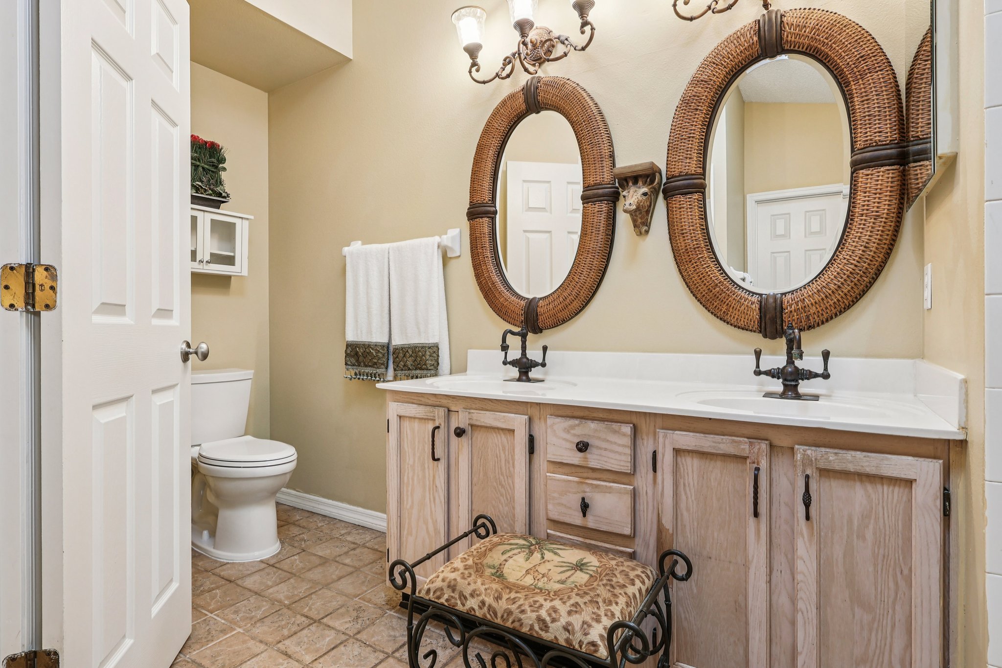 Piedmont Oaks Dr-S0411-028.jpg