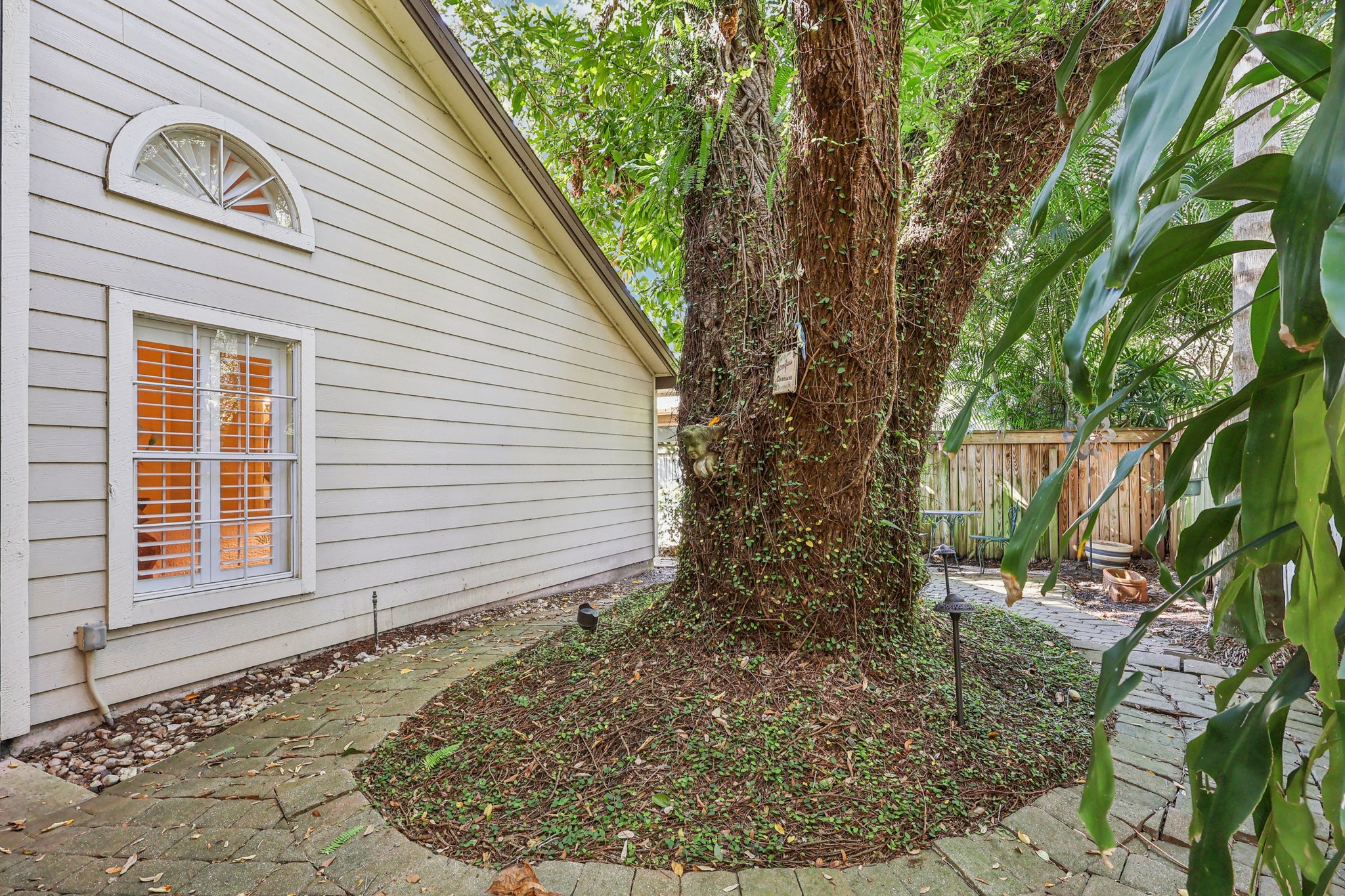 Piedmont Oaks Dr-S0411-036.jpg