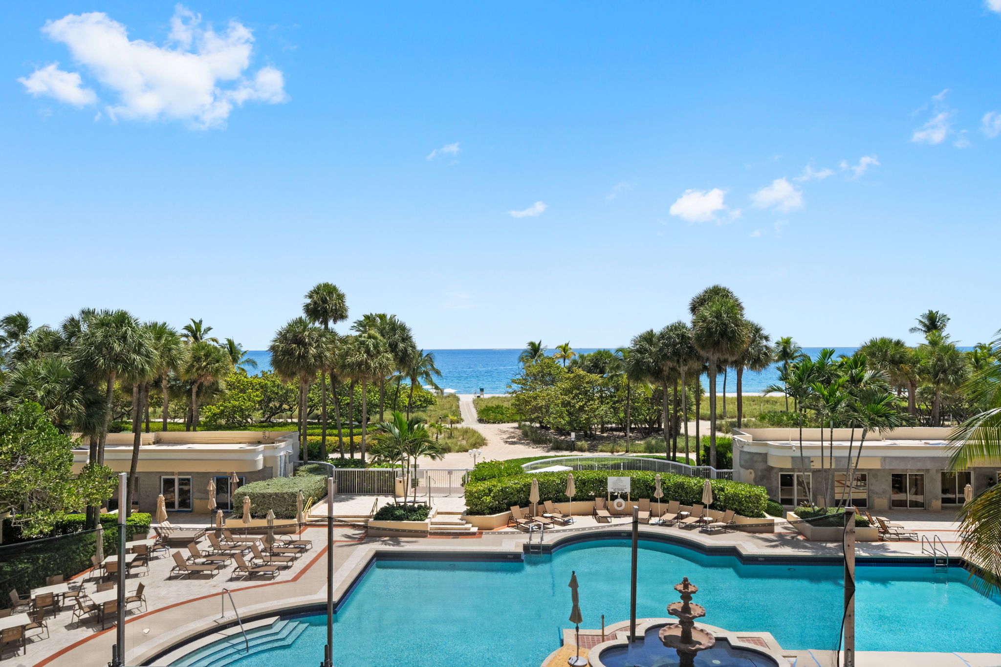 Balcony Pool / Ocean