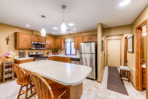 Kitchen/Breakfast Bar